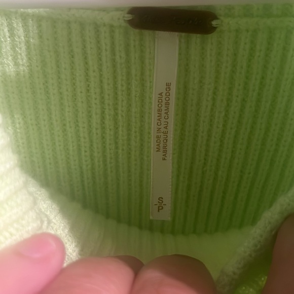 Women's Lime Green Oversized Turtleneck Sweater - Picture 4 of 8